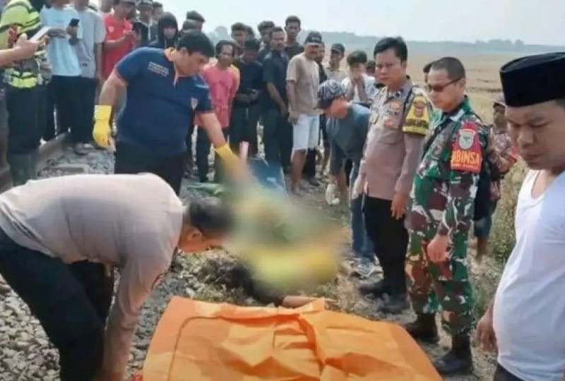 Video Kecelakaan Tertabrak Kereta Api di Karawang, 4 orang tewas termasuk 2 anak kecil