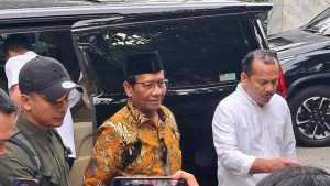 Mahfud Soal Oknum Satpol PP Garut Dukung Gibran: Pelanggaran, Norak