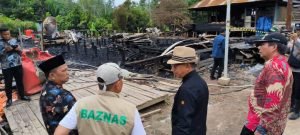 Baznas Kutim Salurkan Rp 65 Juta untuk Korban Kebakaran di Desa Kernyanyan